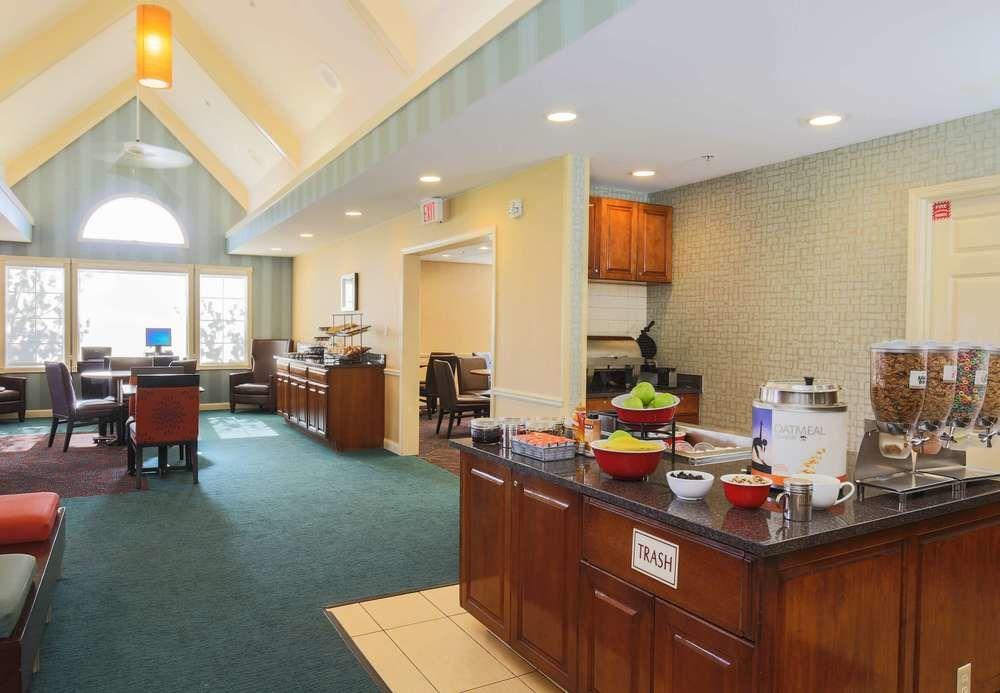 By Marriott Monterey 3*