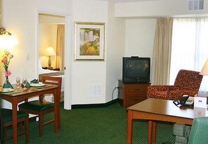 Hotel By Marriott