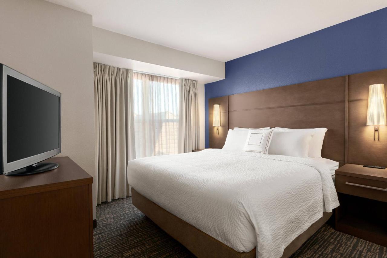 By Marriott Monterey Hotel 3*