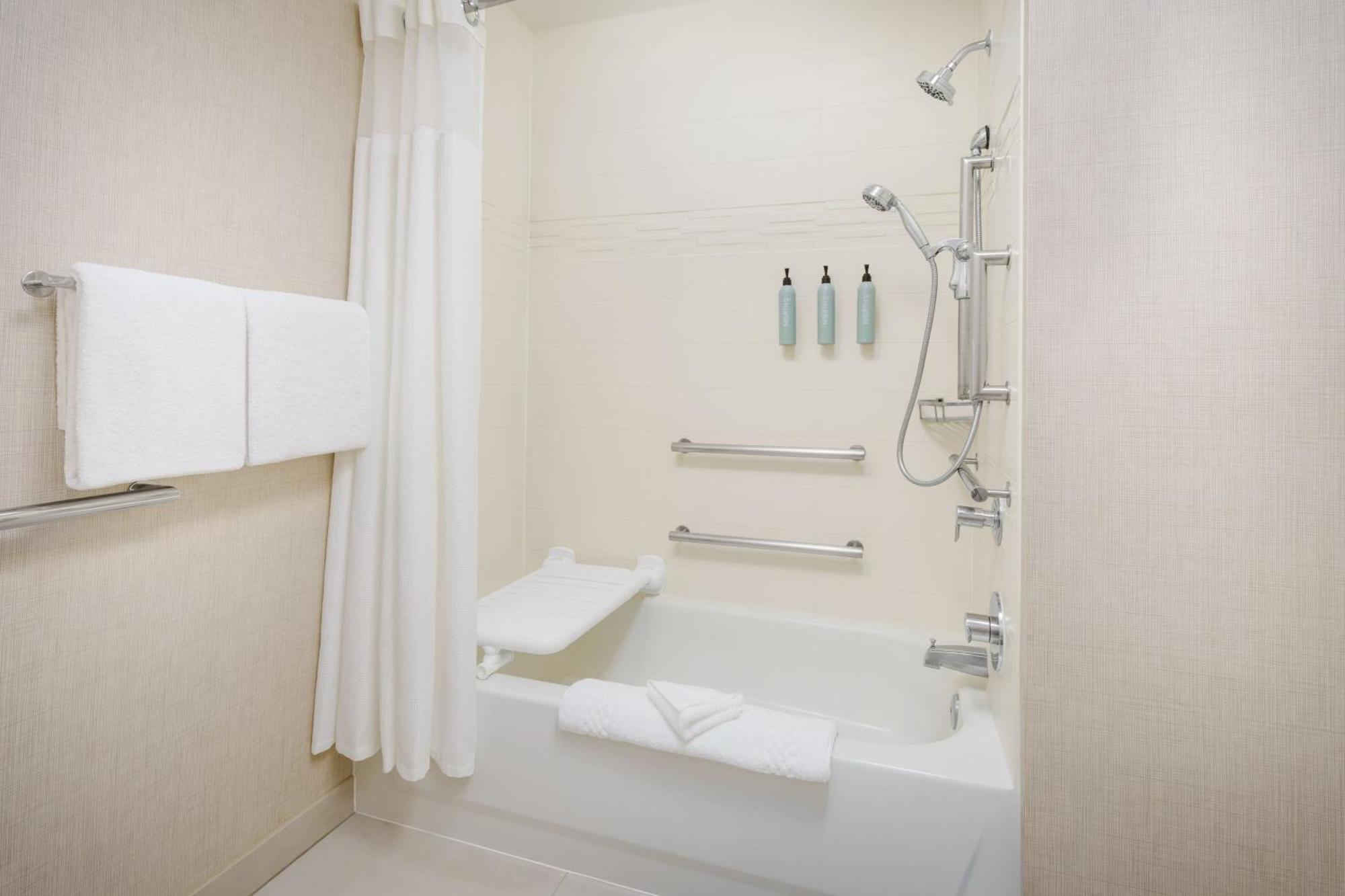 By Marriott Monterey Salinas