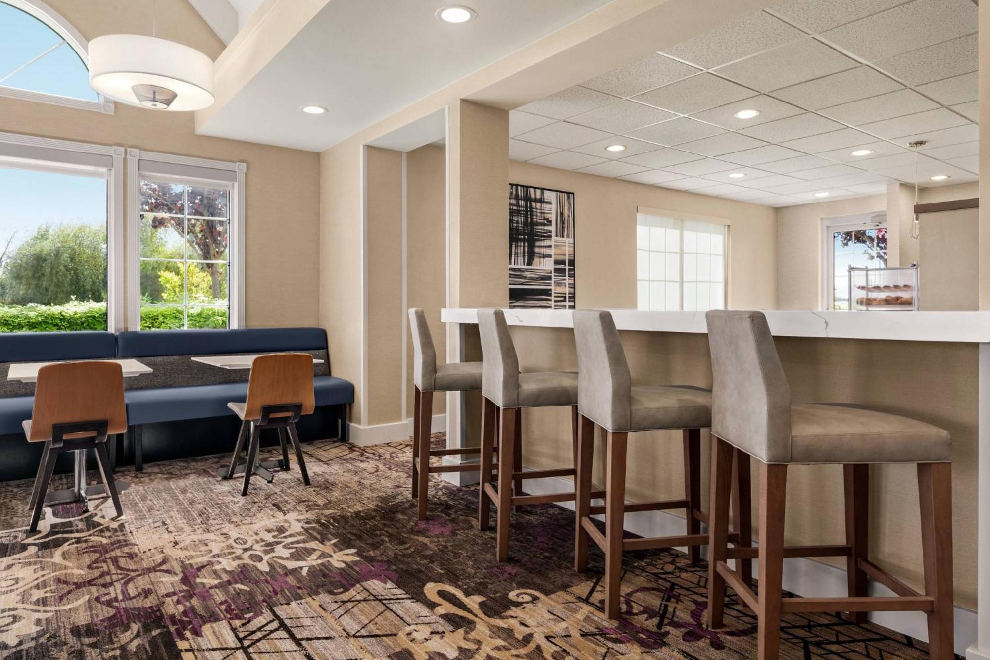 By Marriott Monterey 3*