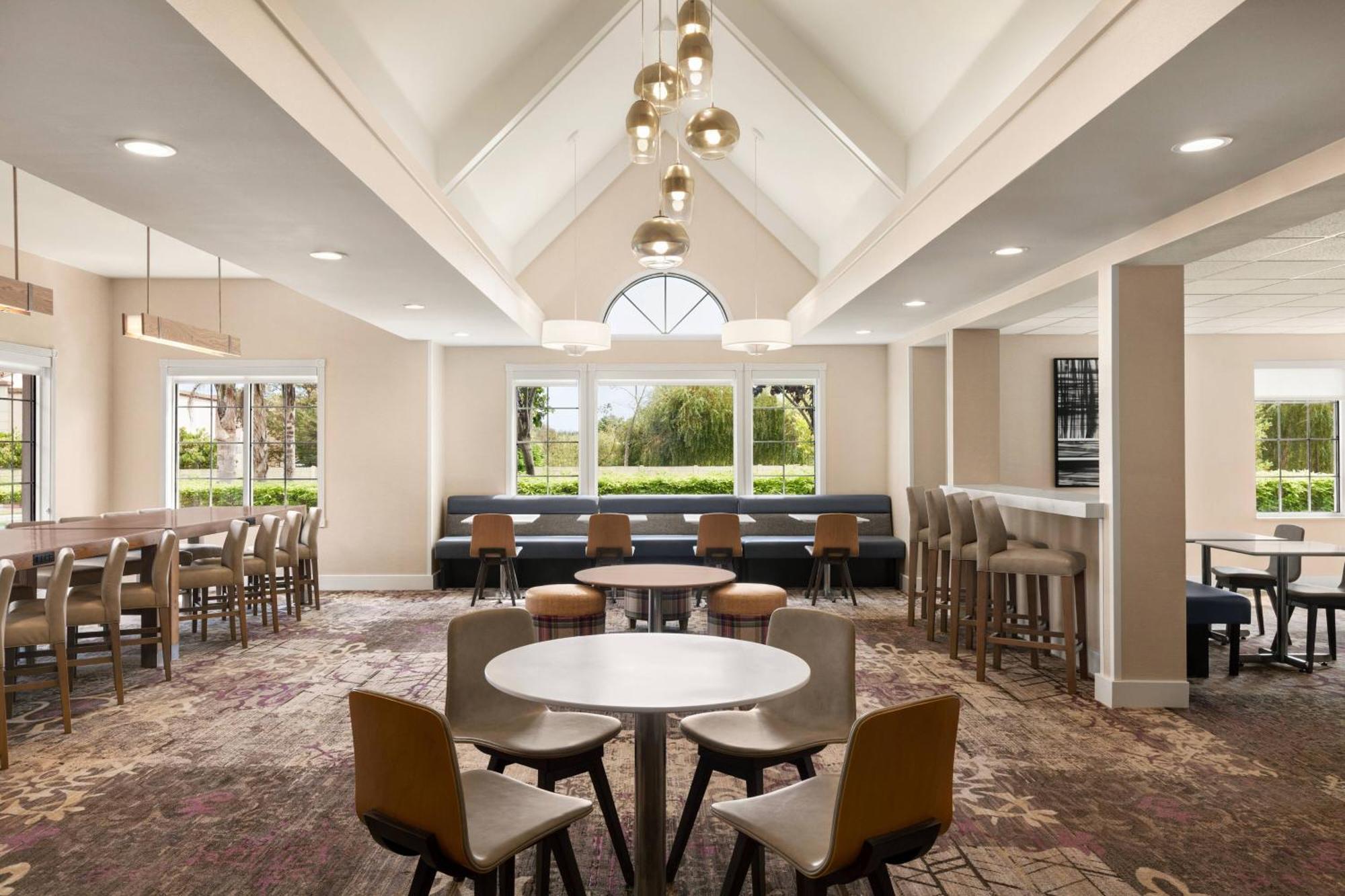 By Marriott Monterey Hotel Salinas