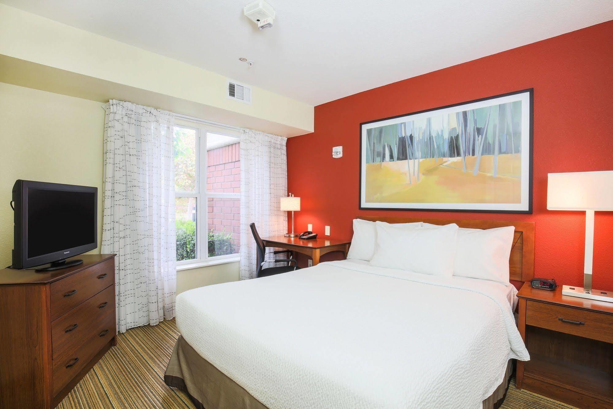 By Marriott Monterey 3*