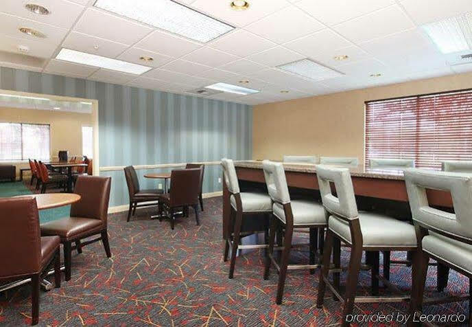 Hotel By Marriott Monterey Salinas